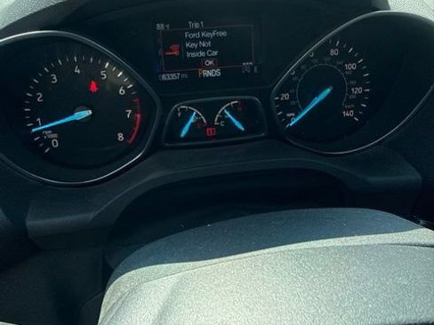 Used 2017 Ford Escape Titanium FWD image 2
