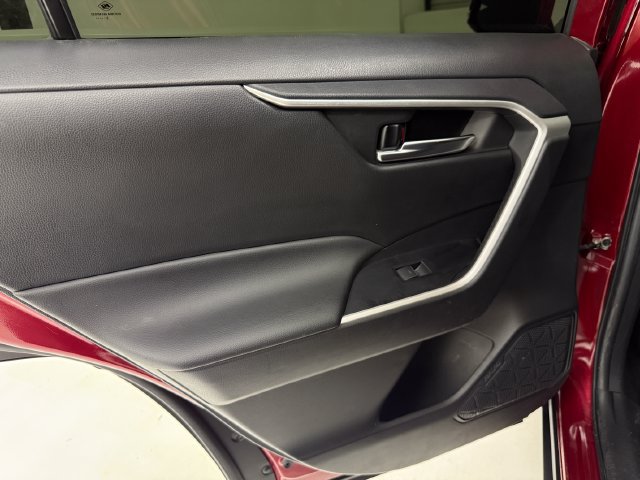 Used 2022 Toyota RAV4 XLE w/ Convenience Package FWD image 35