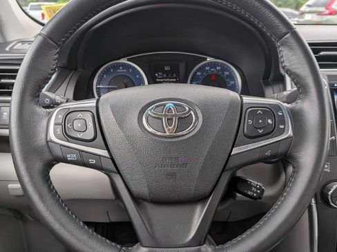 Used 2017 Toyota Camry XLE w/ Moonroof Package FWD image 15
