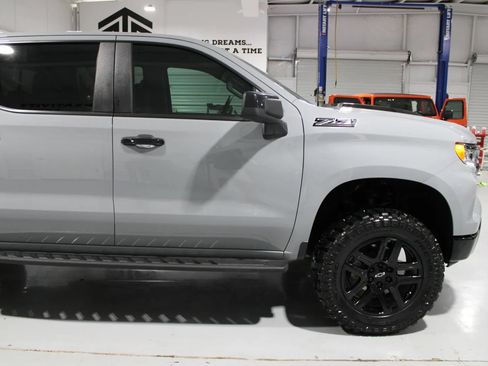 Used 2024 Chevrolet Silverado 1500 LT Trail Boss w/ Convenience Package II AWD/4WD image 27