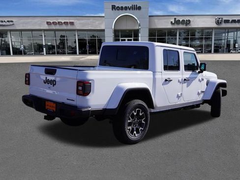 New 2026 Jeep Gladiator Sport AWD/4WD image 3