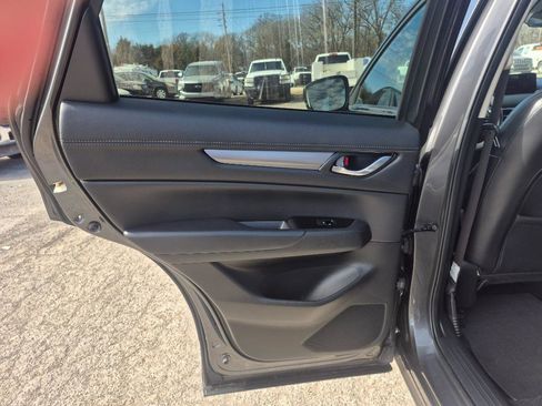 Used 2018 MAZDA CX-5 Touring image 17