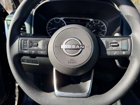 Used 2023 Nissan Rogue SV image 28