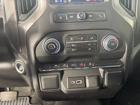 Used 2022 Chevrolet Silverado 1500 Custom AWD/4WD image 6