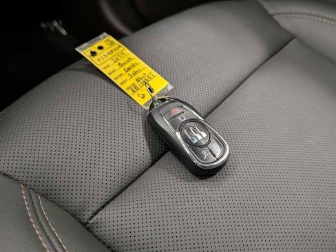 Used 2024 Buick Envista Avenir image 17