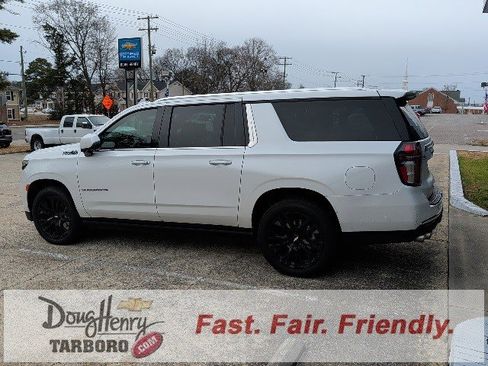 Certified 2024 Chevrolet Suburban High Country w/ Advanced Technology Package AWD/4WD image 3