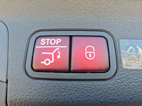 New 2025 Mercedes-Benz GLS 450 4MATIC image 39