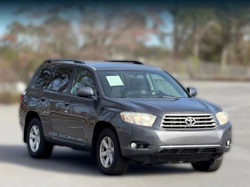 Used 2010 Toyota Highlander SE image 1