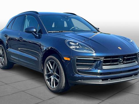 Used 2023 Porsche Macan T image 2
