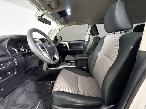 Used 2019 Toyota 4Runner SR5 AWD/4WD image 3