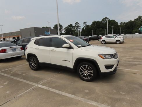 Used 2018 Jeep Compass Latitude w/ Popular Equipment Group FWD image 7