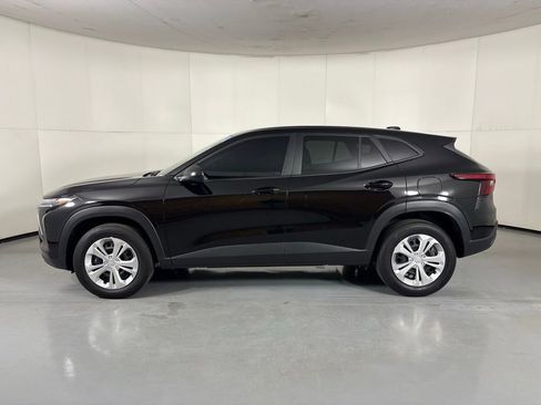 Used 2025 Chevrolet Trax LS image 6