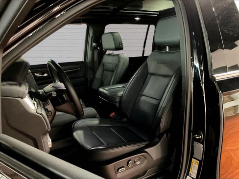 Used 2023 GMC Yukon XL Denali AWD/4WD image 21