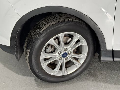 Used 2018 Ford Escape SE w/ Ford Safe & Smart Package image 39