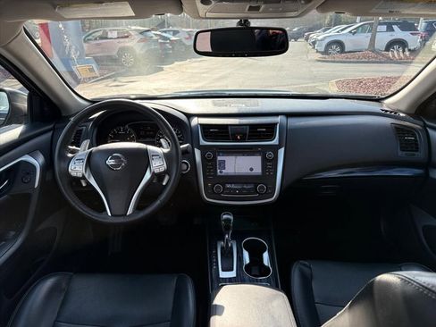 Used 2016 Nissan Altima 3.5 SL w/ 3.5 Technology Package image 7