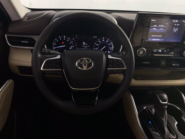 Used 2021 Toyota Highlander XLE AWD/4WD image 21