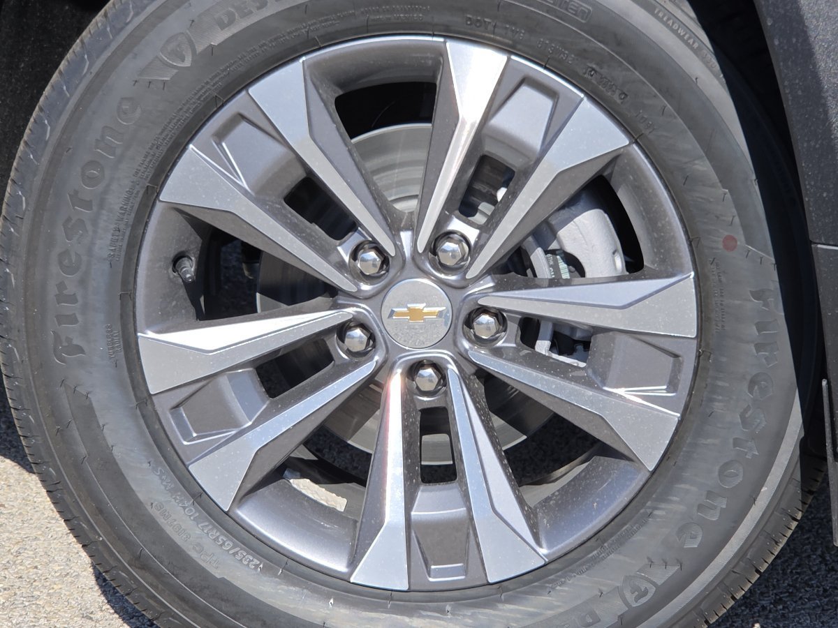 New 2027 Chevrolet Equinox LT w/ Convenience Package II FWD image 14