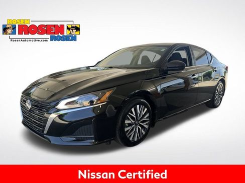 Certified 2023 Nissan Altima 2.5 SV FWD image 1
