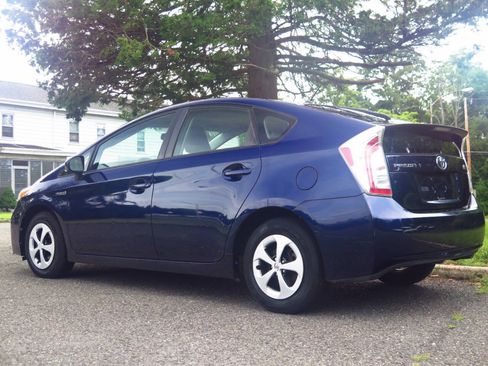 Used 2013 Toyota Prius Two FWD image 3