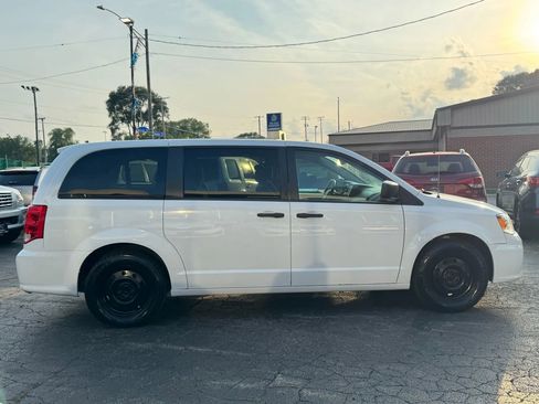 Used 2019 Dodge Grand Caravan SE image 17