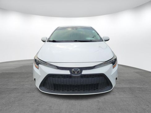 Used 2022 Toyota Corolla LE FWD image 2