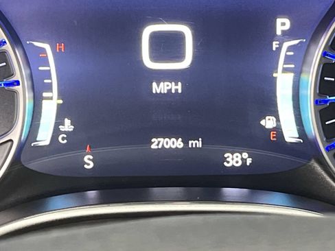 Used 2025 Chrysler Pacifica Select FWD image 16