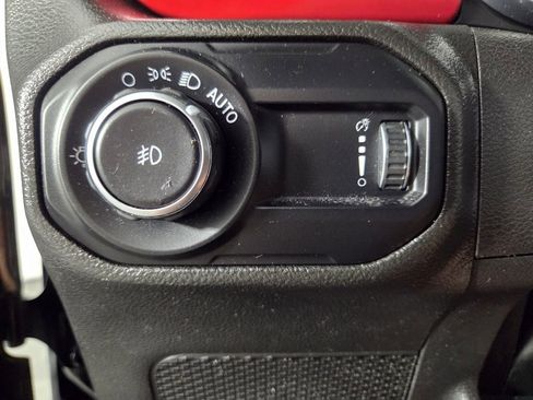 Used 2023 Jeep Wrangler Unlimited Rubicon image 22