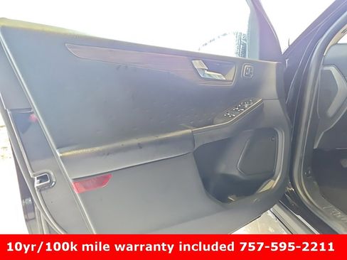 Used 2020 Ford Escape Titanium image 14