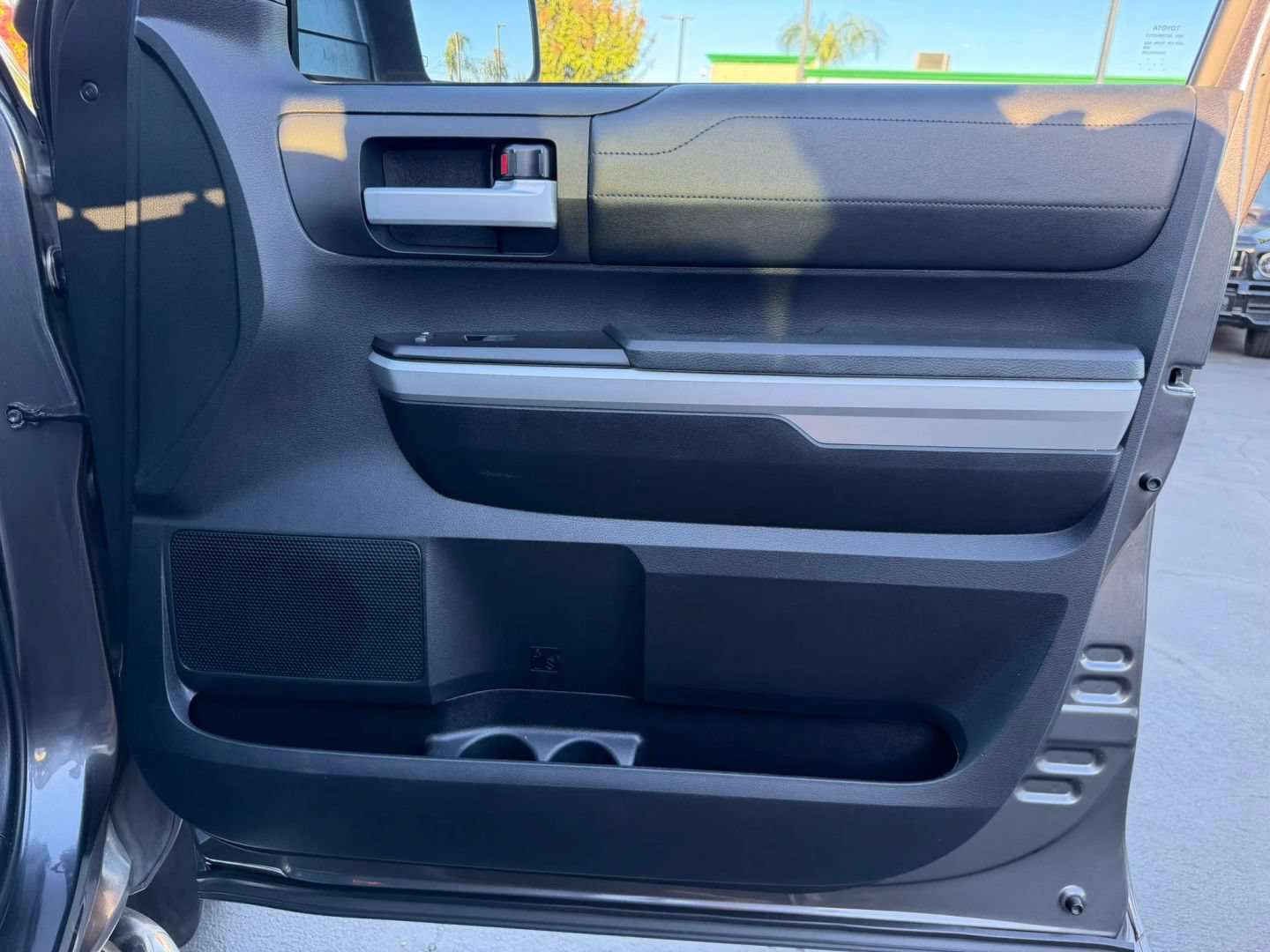 Used 2016 Toyota Tundra Limited RWD image 17
