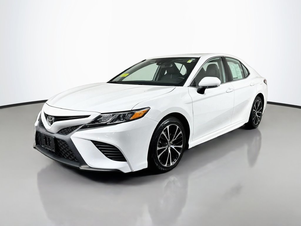 Used 2020 Toyota Camry SE w/ Audio Package FWD image 2