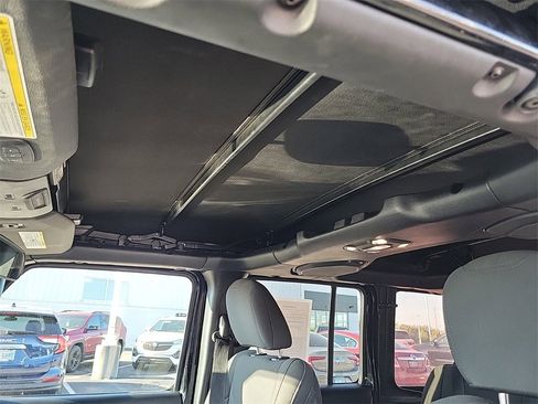 Used 2021 Jeep Wrangler Unlimited Sport image 30