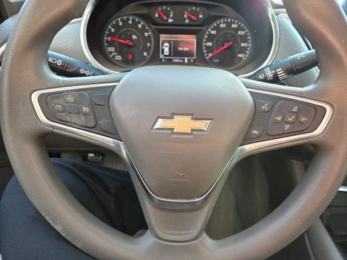 Used 2018 Chevrolet Malibu LT image 11