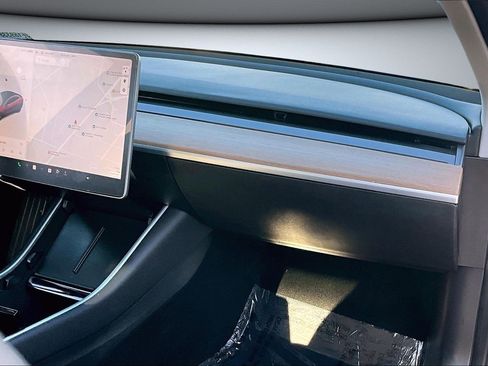 Used 2018 Tesla Model 3 Long Range image 22