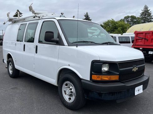 Used 2015 Chevrolet Express 2500 RWD image 3