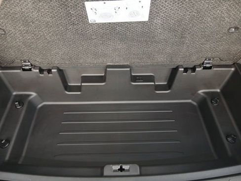 Used 2023 Chevrolet Traverse Premier image 31