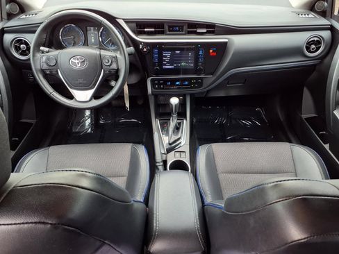 Used 2018 Toyota Corolla SE w/ Carpet Mat Package (TMS) FWD image 10