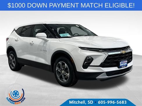 Used 2025 Chevrolet Blazer LT image 1