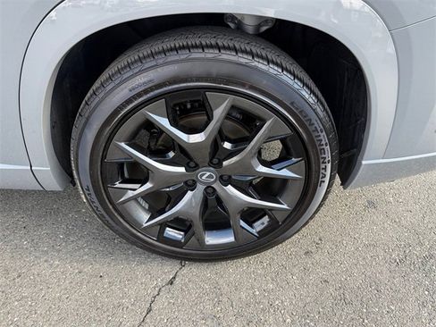 Used 2026 Lexus TX 500h AWD w/ Technology Package image 18