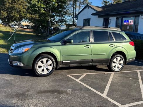 Used 2012 Subaru Outback 2.5i Premium AWD/4WD image 5