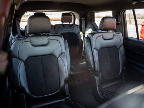 Used 2023 Jeep Grand Cherokee L Laredo image 26