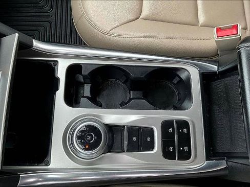 Certified 2020 Ford Explorer XLT w/ Equipment Group 202A image 18