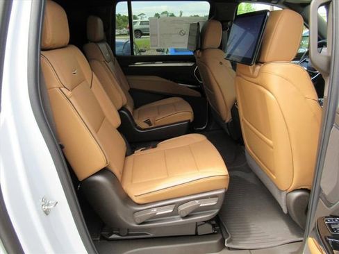 New 2026 Cadillac Escalade ESV Luxury image 34
