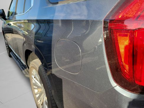 Used 2021 GMC Yukon SLT w/ SLT Premium Package image 23