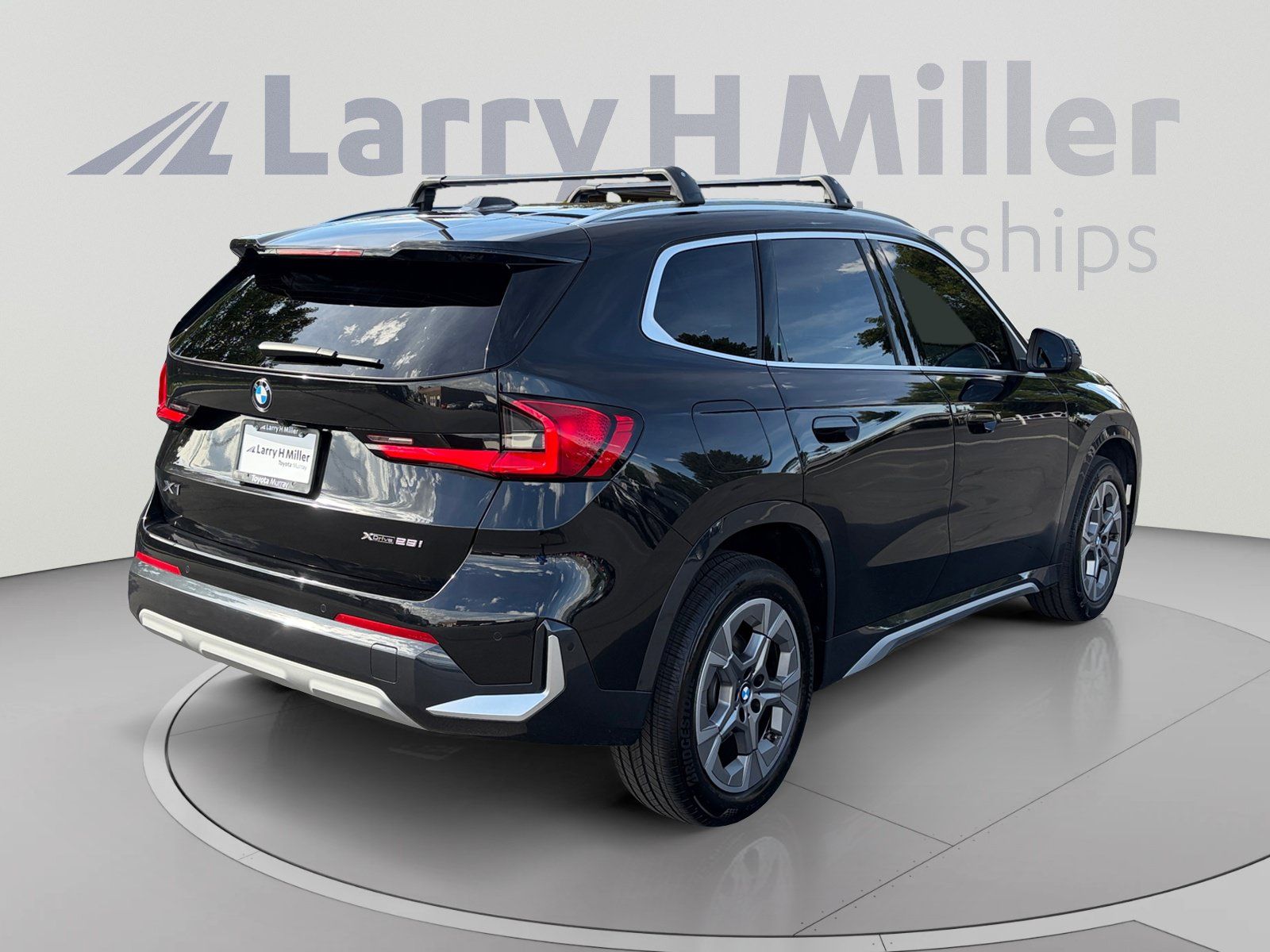 Used 2025 BMW X1 xDrive28i w/ Technology Package AWD/4WD image 5