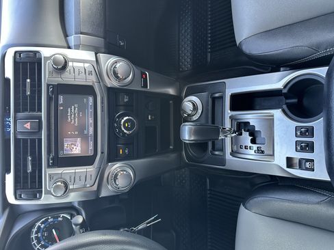 Used 2017 Toyota 4Runner SR5 Premium image 35