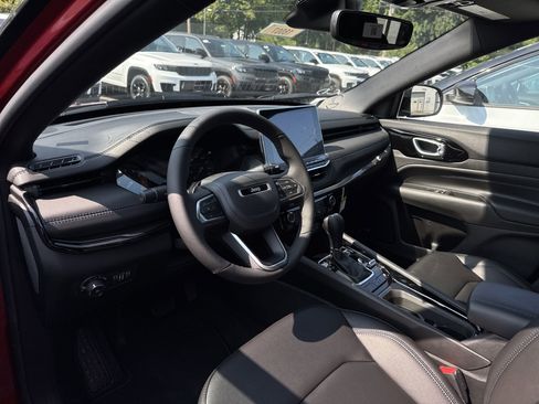 New 2025 Jeep Compass Limited w/ Sun & Sound Group image 9