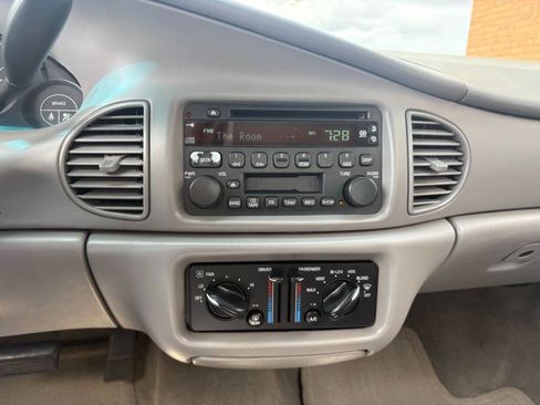 Used 2004 Buick Century Custom image 11