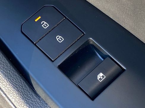 Used 2026 Kia Sportage EX w/ EX Panorama Roof Package image 32