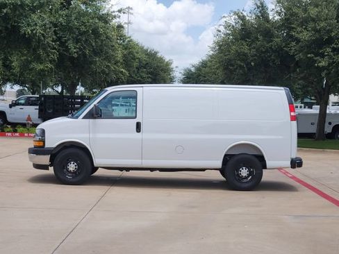 New 2026 Chevrolet Express 3500 w/ Driver Convenience Package RWD image 11
