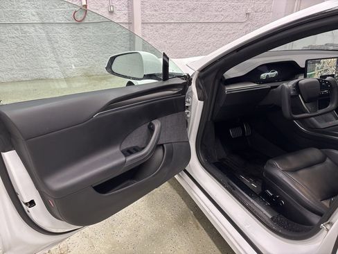 Used 2021 Tesla Model S Plaid image 12